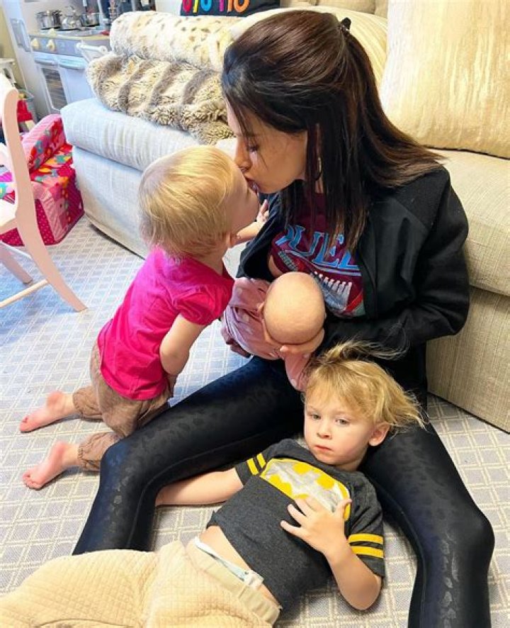 Alec and Hilaria Baldwins kids: Meet their 8 children