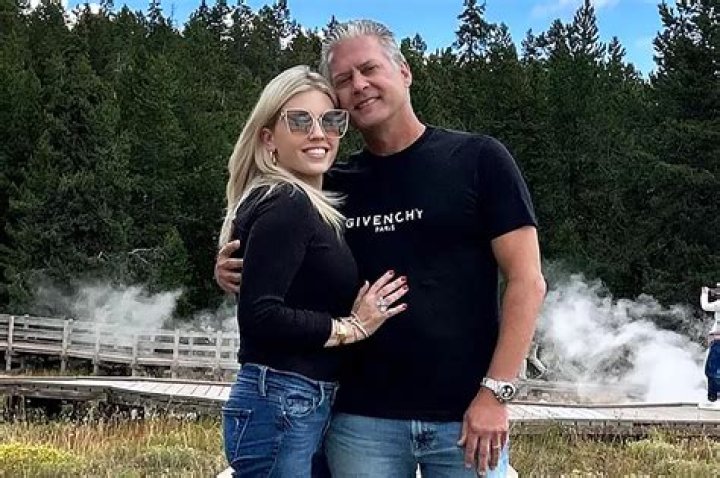 David Beador cuddles up to estranged wife Lesley amid divorce, restraining order drama ·