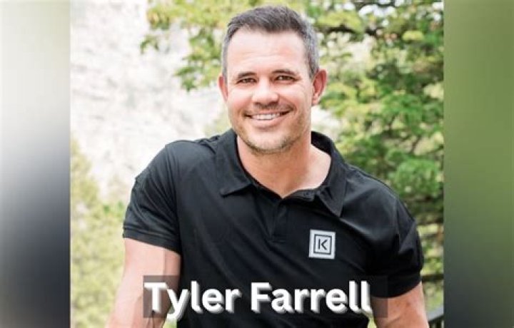 Dream Home Makeover fans are obsessed with contractor Tyler Farrell ·