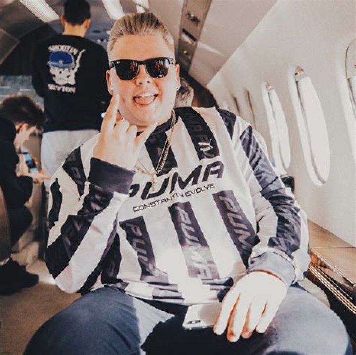 Is Nick Crompton gay, his age, his net worth, why did he leave team 10?