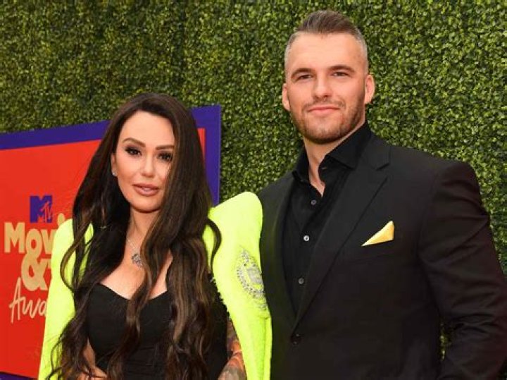 Jersey Shore's Jenni 'JWoww' Farley looks unrecognizable in her throwback video from shows first
