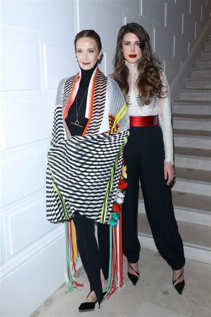 Lynda Carter, 72, and look-alike daughter Jessica Altman, 33, take Paris Fashion Week by storm ·