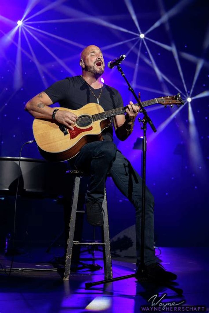 Mike DelGuidice Bio, Wiki, Age, Height, Family, Wife, Children, Songs, Tour, Big Shot, Band, and Net ·