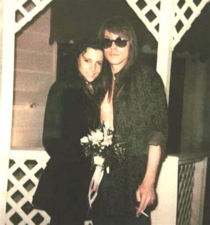 Unveiling The Enigma: Axl Rose's Wife Revealed