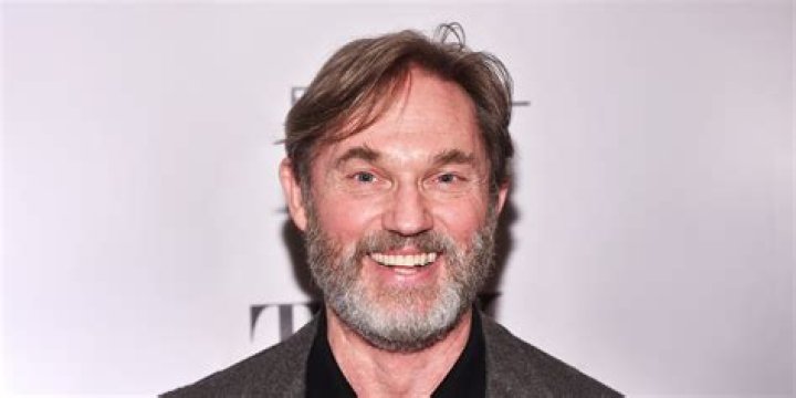 Unveiling The Enigmatic Age Of Richard Thomas's Wife: Intriguing Findings