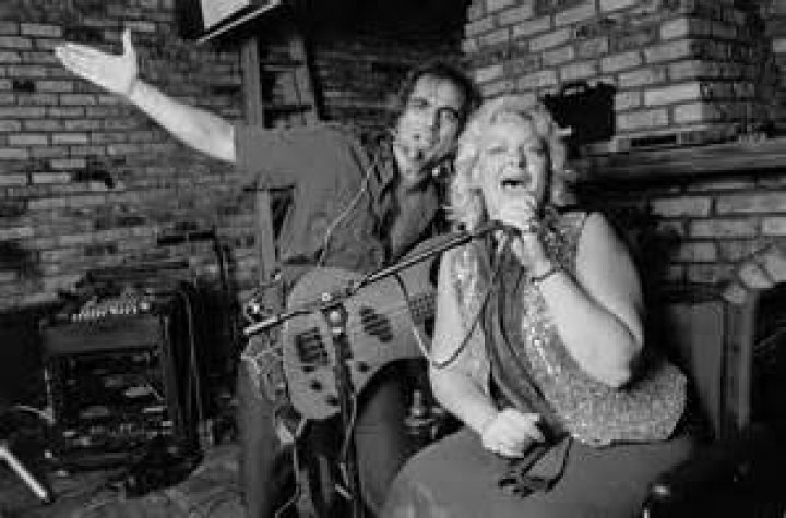 Who Are Mike And Janet Kupcho? Siblings And Husband |
