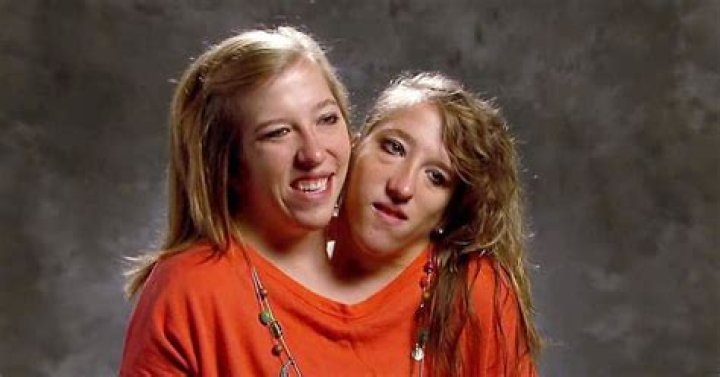 Who Did She Have Twins With? ·